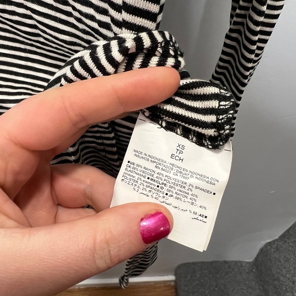 Old navy black and white stripe tunic top - Picture 3 of 3